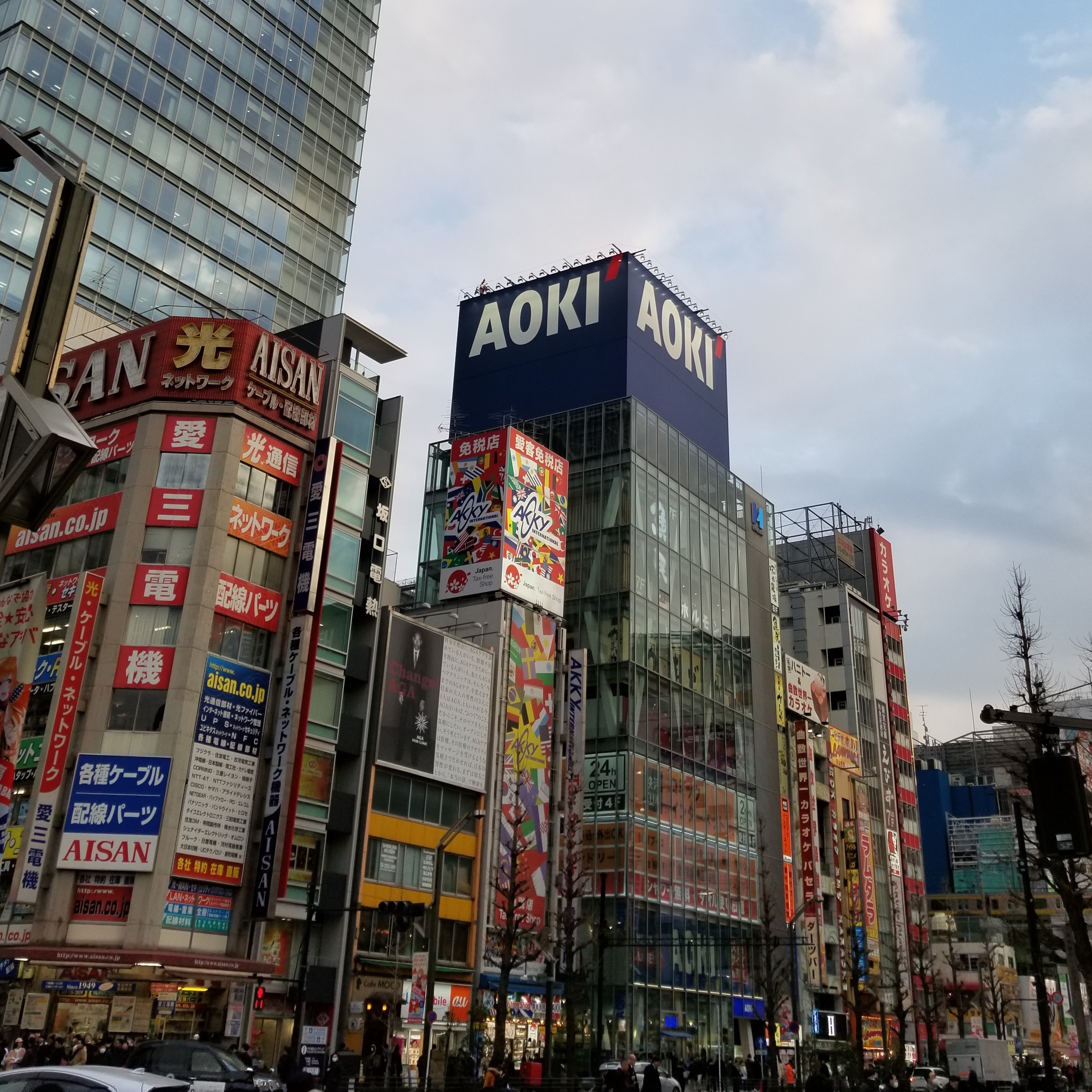 秋葉原で看板広告を出すならおさえたいデータと 代表的な6つの看板スペース 秋葉原で看板広告を出すならおさえたいデータと 代表的な6つの看板スペース